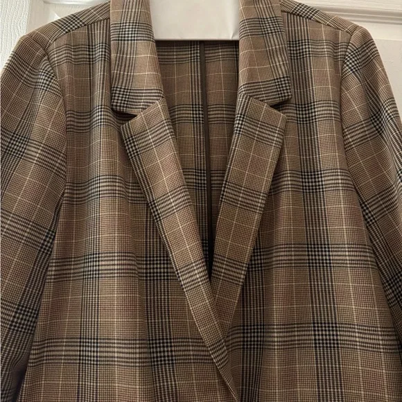 Old Navy Tan and Black Plaid Blazer - Picture 3 of 4